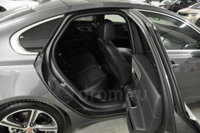 Jaguar XF 2.0 AT (240 л. с.) Prestige