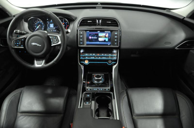 Jaguar XE 2.0 D AT (180 л. с.) Pure