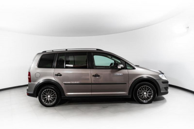 Volkswagen Touran 1.4 AT (170 л.с.)