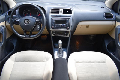 Volkswagen Polo 1.6 MPI AT (105 л.с.)