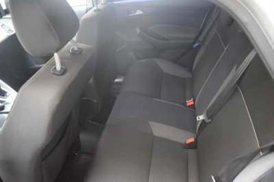 Ford Focus 1.6 MT (105 л. с.)