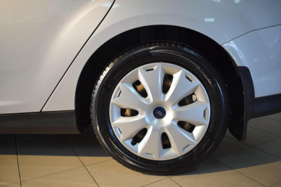 Ford Focus 1.6 MT (105 л. с.)