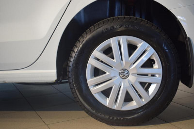 Volkswagen Polo 1.6 MPI MT (90 л. с.) Trendline