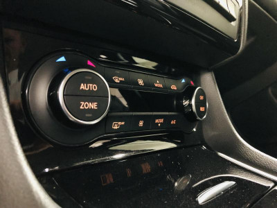 Infiniti QX30 2.0 DCT AWD (211 л. с.)