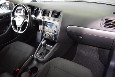 Volkswagen Jetta 1.6 MPI AT (110 л. с.) Comfortline
