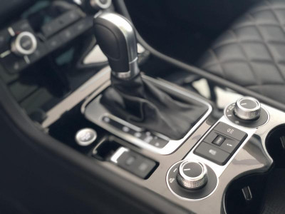 Volkswagen Touareg 3.6 FSI Tiptroniс 4Motion (249 л. с.) R-line Executive