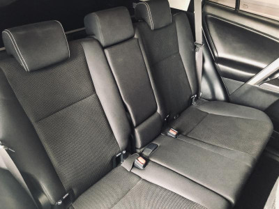 Toyota RAV4 2.2 D AT 4WD (150 л. c.) Престиж
