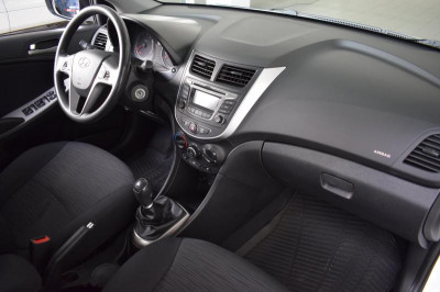 Hyundai Solaris 1.4 MT (107 л. с.)