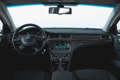 ŠKODA Superb 1.8 TSI DSG (160 л. с.)
