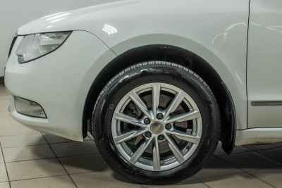 ŠKODA Superb 2.0 TDI DSG 4x4 (140 л. с.)
