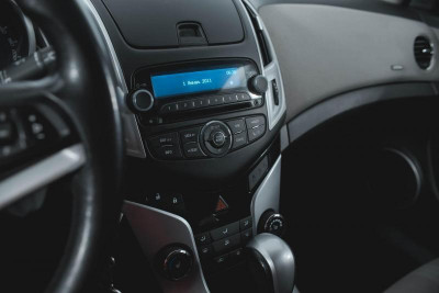Chevrolet Cruze 1.6 AT (109 л. с.)