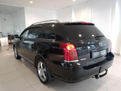 Toyota Avensis 2.0 AT (147 л.с.)