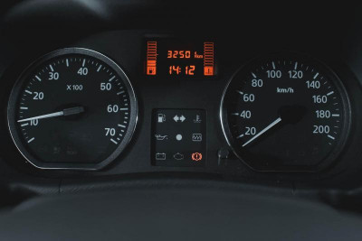 Nissan Terrano 1.6 MT (102 л. с.) Comfort