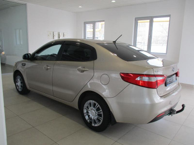 Kia Rio 1.4 MT (97 л. с.)