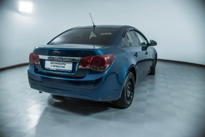 Chevrolet Cruze 1.6 AT (109 л. с.)