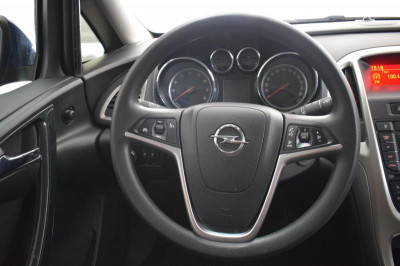 Opel Astra 1.4 Turbo AT (140 л. с.)