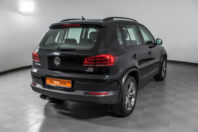 Volkswagen Tiguan 1.4 TSI BlueMotion MT (122 л. с.)