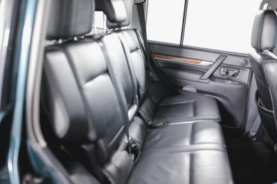 Mitsubishi Pajero 3.8 AT (250 л. с.)