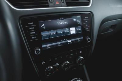 ŠKODA OCTAVIA 1.6 MPI AT (110 л.с.) Ambition