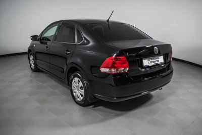 Volkswagen Polo 1.6 MT (105 л. с.)