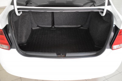 Volkswagen Polo 1.6 MT (85 л. с.)