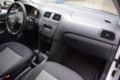 Volkswagen Polo 1.6 MT (85 л. с.)