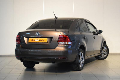 Volkswagen Polo 1.6 MPI MT (110 л. с.) Drive