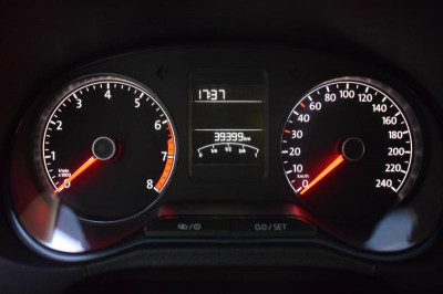Volkswagen Polo 1.6 MPI MT (110 л. с.) Drive