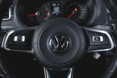 Volkswagen Polo 1.6 MPI AT (110 л. с.)