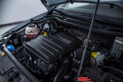 Volkswagen Polo 1.6 MPI AT (110 л. с.)