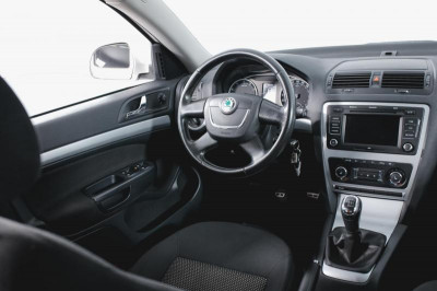 ŠKODA Octavia 1.8 TSI MT 4x4 (152 л. с.)