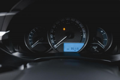 Toyota Corolla 1.6 CVT (122 л. с.) Комфорт