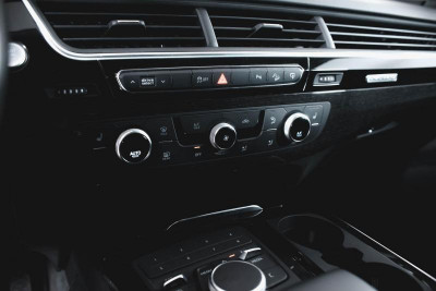 Audi Q7 3.0d AT (249 л.с.) 4WD