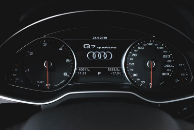 Audi Q7 3.0d AT (249 л.с.) 4WD