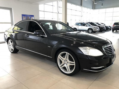 Mercedes-Benz S-Класс S 350 CDI BlueEFFICIENCY 4MATIC 7G-Tronic (235 л. с.)