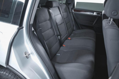 Volkswagen Touareg 2.5 TDI AT (174 л. с.)