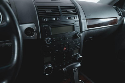 Volkswagen Touareg 2.5 TDI AT (174 л. с.)