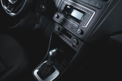 Volkswagen Polo 1.6 MPI AT (110 л. с.) Trendline
