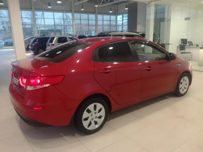 Kia Rio 1.6 AT (123 л. с.)