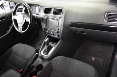 Volkswagen Jetta 1.4 TSI DSG (150 л. с.)