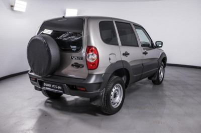 Chevrolet niva Niva 1.7 MT (79,6 л. с.) L