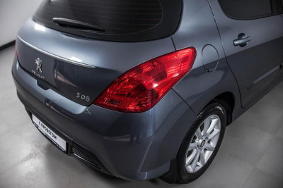 Peugeot 308 1.6 MT (120 л. с.)