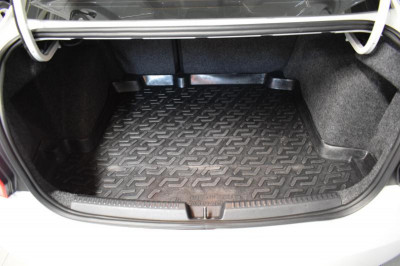 Volkswagen Polo 1.6 MT (105 л. с.)