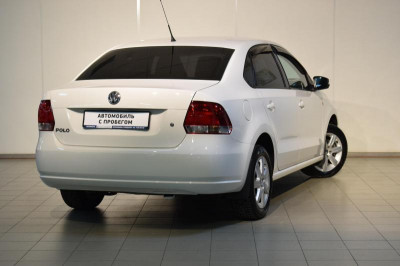 Volkswagen Polo 1.6 MT (105 л. с.)