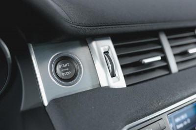 Land Rover Range Rover Evoque 2.2 SD4 AT (190 л. с.)