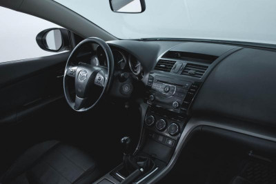 Mazda 6 1.8 MT (120 л. с.)