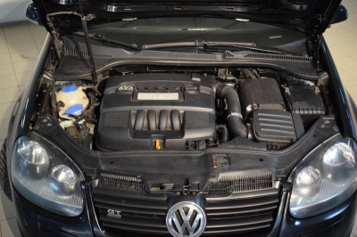 Volkswagen Golf 1.6 MT (102 л. с.)