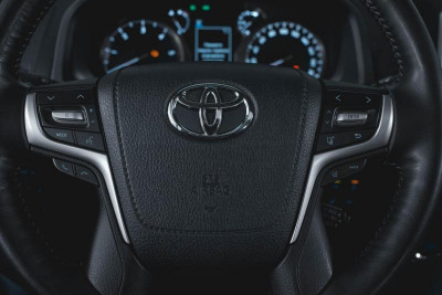 Toyota Land Cruiser Prado 2.8d AT (177 л.с.) 4WD Люкс 7D