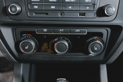 Volkswagen Jetta 1.6 MPI AT (110 л. с.) Highline