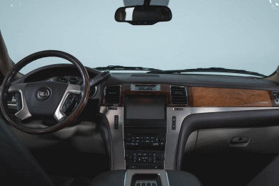 Cadillac Escalade 6.2 AT (409 л.с.) 4WD